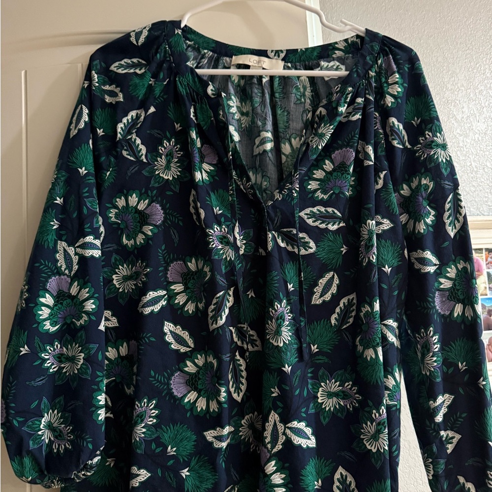 LOFT Green and White Floral blouse
